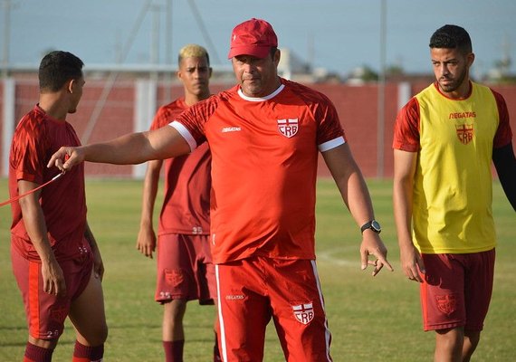 CRB enfrenta Salgueiro neste domingo de Páscoa