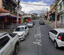 Mãe deixa bebê trancada em carro para ir a baile funk e acaba presa