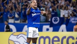 Matheus Pereira sofre ataques racistas de torcedores do Boca após vitória