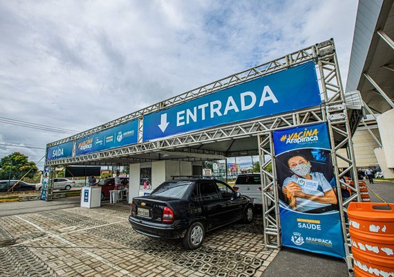 Posto de vacinação do drive thru do Arapiraca Garden Shopping encerra atividades nesta terça (16)