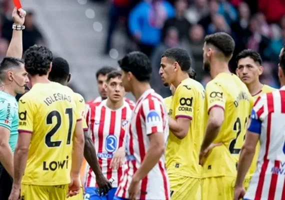 Expulsão inusitada: jogador pega nas partes íntimas de rival e é expulso em La Liga