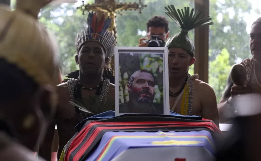 Corpo do indigenista Bruno Pereira é velado em Recife