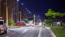 Rua da UPA do Benedito Bentes ganha mais de 140 luminárias em LED