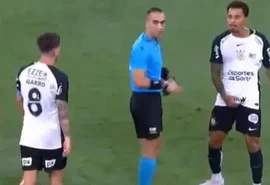 Volante do Corinthians é expulso por gesto obsceno e desfalca time contra o Inter