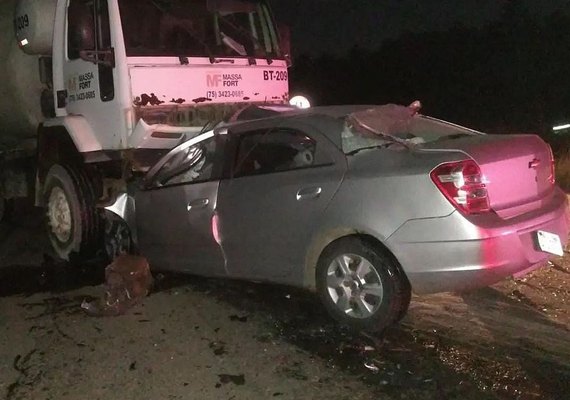 Família de mudança para Alagoas morre após colisão na BR-101