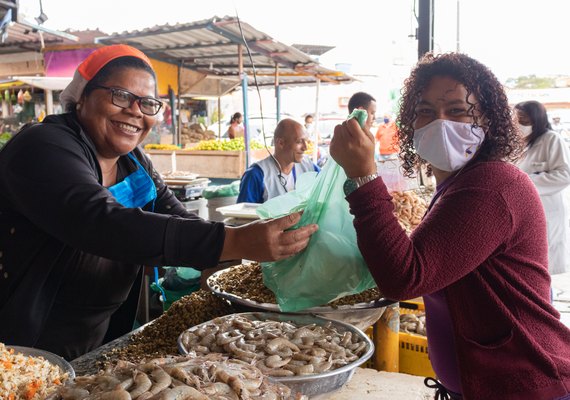 Mercados e feiras livres de Maceió funcionam em horário especial no feriado