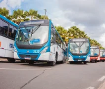 Ônibus operam em horário especial nesta segunda e em todos os domingos de dezembro