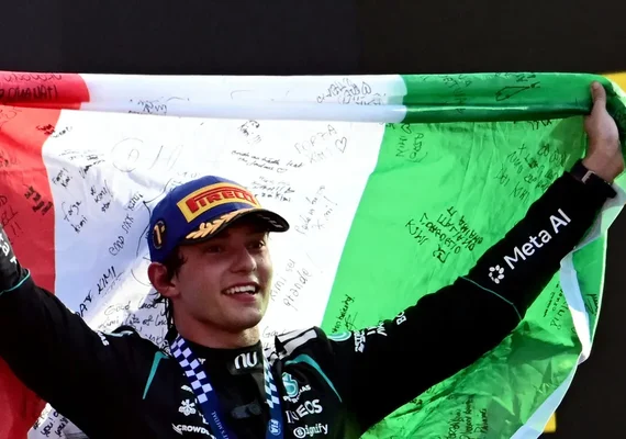 Vettel apoia Antonelli em busca de recorde de campeão mais jovem na F1