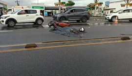 Motociclista morre em acidente com caminhão na Avenida Menino Marcelo