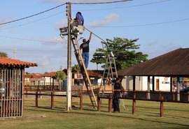 Estandes começam a ser montados no Parque da Pecuária