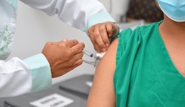 Dose de reforço para adultos e 4ª dose para imunossuprimidos começam a ser aplicadas nesta segunda (20) em Alagoas