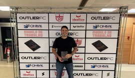 Técnico do CRB, Eduardo Barroca inicia temporada 2026 com lançamento de livro em Maceió