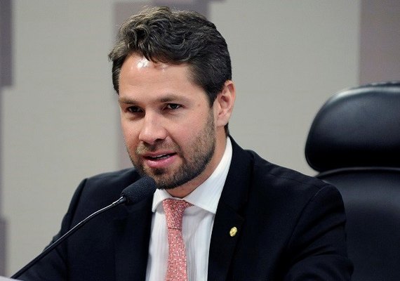 Após vitória de JHC, Pedro Vilela assume cadeira na Câmara Federal