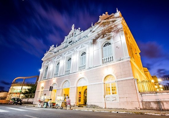 Teatro Deodoro 110 anos: Joana Gajuru entra em cena terça-feira (24)