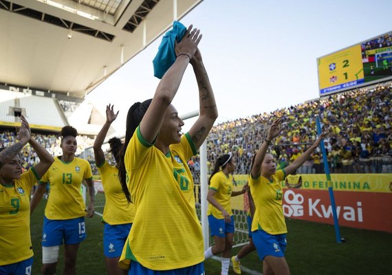 Seleção feminina bateu Canadá nos acréscimos em último amistoso de 2022