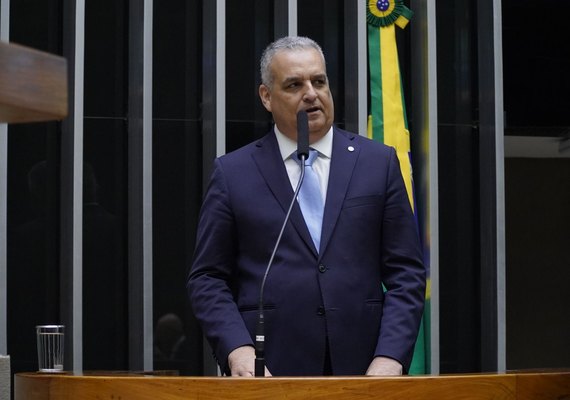 Gaspar cobra esclarecimentos do Governo de Alagoas sobre uso indevido de dados de alunos da rede pública