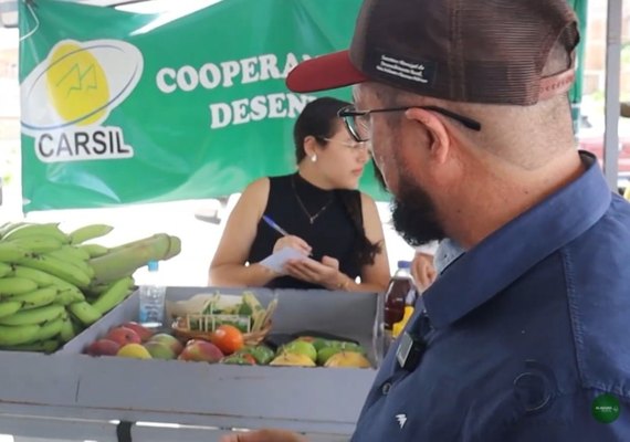 Agricultores utilizam o Canal do Sertão para gerar renda em Santana do Ipanema