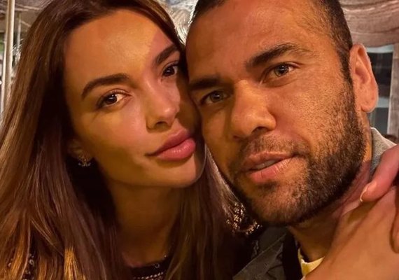 Esposa de Daniel Alves se declara para o ex-jogador nas redes sociais; veja