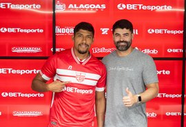 Segovia deixa o CRB e negocia com Náutico para 2026