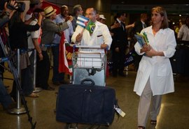 Governo estuda regularizar permanência de médicos cubanos no Brasil