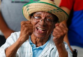 Projeto Adote Um Idoso leva literatura e afeto para abrigos de Maceió