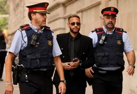Julgamento de Neymar: Promotoria da Espanha retira acusações e pede absolvição do jogador