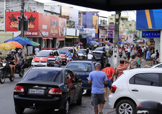 Alagoanos continuam indo às ruas mesmo durante pandemia