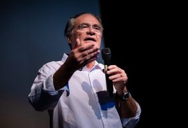 Renan Calheiros participa de sabatina da TV Pajuçara nesta quinta