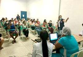 Hospital de Emergência do Agreste debate saúde mental para idosos