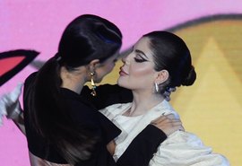 Vídeo: Gkay e Boca Rosa dão beijão em evento: “O poder da boquinha”