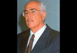 Câmara de Delmiro Gouveia concede Título de Cidadão Honorário (in memoriam) ao industrial Carlos Lyra
