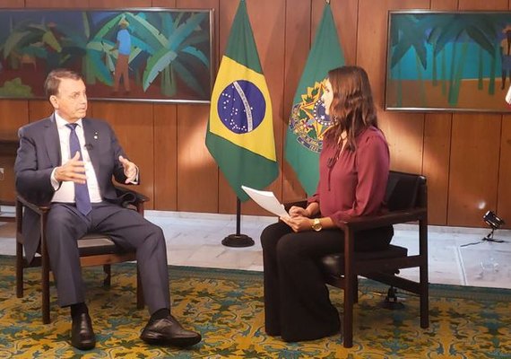 Bolsonaro diz que deve vetar fundo eleitoral de R$ 5,7 bilhões para 2022