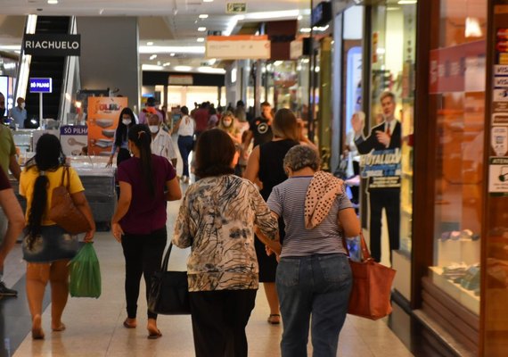 Maceió registra 4 meses seguidos de queda no endividamento das famílias, diz Fecomércio