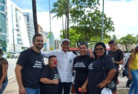 Basile participa de ato de protesto pelo piso salarial dos profissionais e técnicos de enfermagem na Pajuçara