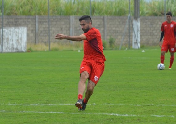 Dirceu Lucas é suspenso e não joga contra o Figueirense