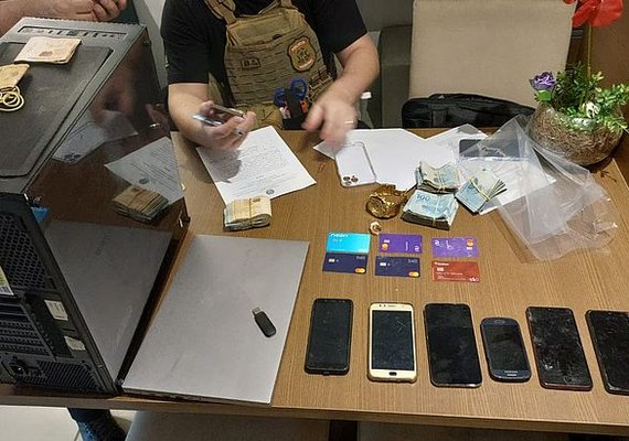 PF cumpre mandados contra criminosos que fraudavam auxílio emergencial no estado