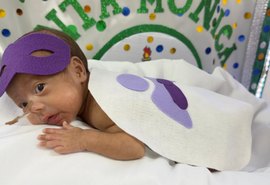 Maternidade Santa Mônica realiza fotos de Carnaval com bebês prematuros