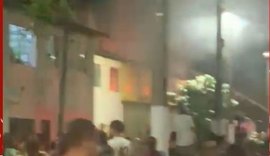 Incêndio atinge apartamento em Maceió e assusta moradores