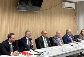Brasil anuncia uso da Lei da Reciprocidade após tarifaço dos EUA