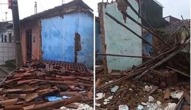 Após fortes chuvas, duas casas desabam na Chã da Jaqueira, em Maceió