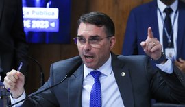 Missão pede apuração sobre possível filiação falsa de Flávio Bolsonaro