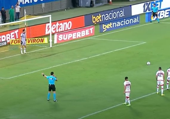 CRB é o quarto time com mais pênaltis sofridos na Série B e segue sem nenhuma marcação a favor