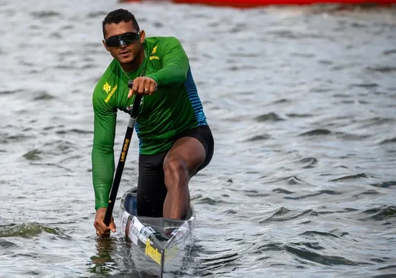 Isaquias Queiroz conquista ouro no Mundial de Canoagem 2026