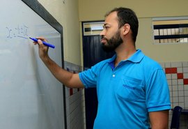 Melhoria salarial, concurso e novos programas promovem valorização de profissionais da rede estadual de ensino