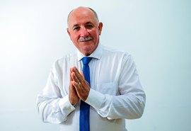 Vereador parabeniza Luciano Barbosa por reformar unidades de ensino em Arapiraca