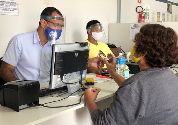 SMTT realiza mutirão para recadastro do Cartão Bem Legal Especial este mês
