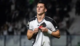 CRB negocia empréstimo de jovem meia Guilherme Estrella, do Vasco