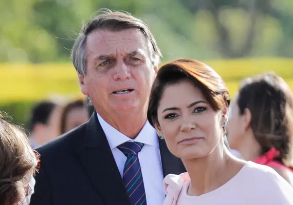 Após derrota nas eleições, Bolsonaro e Michelle deixam de se seguir no Instagram