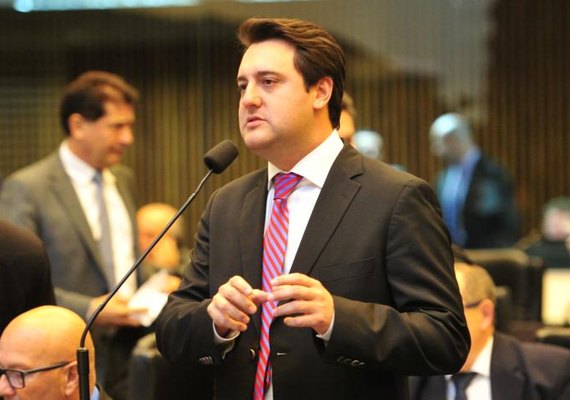 Na disputa pelo governo do Paraná, Ratinho Júnior se “inspira” em Renan Filho