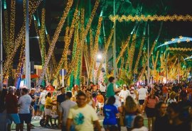 Decoração natalina na orla impulsiona turismo e aquece a economia em Maceió